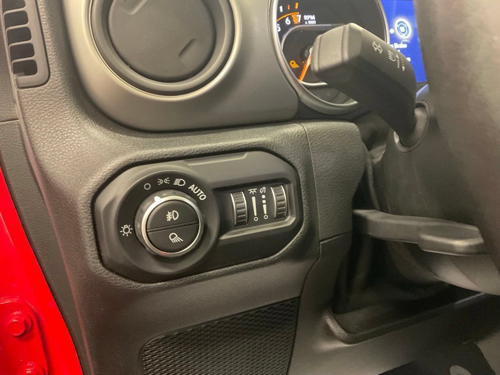 Used 2021 Jeep Gladiator Sport AWD/4WD image 13