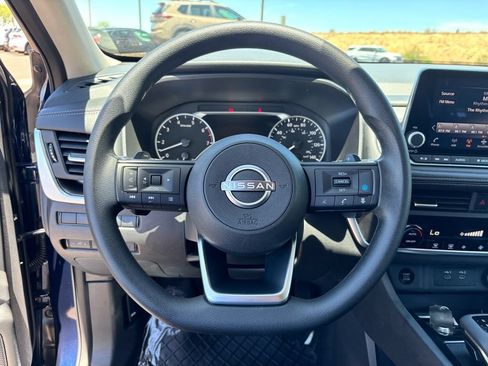 Used 2024 Nissan Rogue SV AWD/4WD image 18