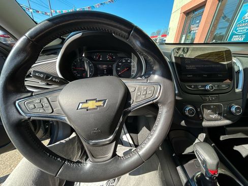 Used 2021 Chevrolet Malibu RS image 12