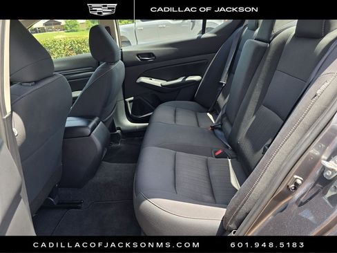 Used 2025 Nissan Altima 2.5 SV FWD image 24