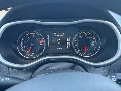 Used 2018 Jeep Cherokee Latitude Plus image 10