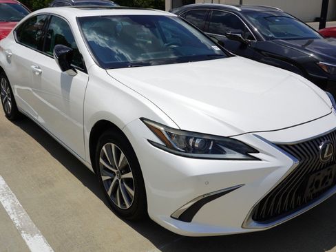 Certified 2020 Lexus ES 350 w/ Premium Package FWD image 3