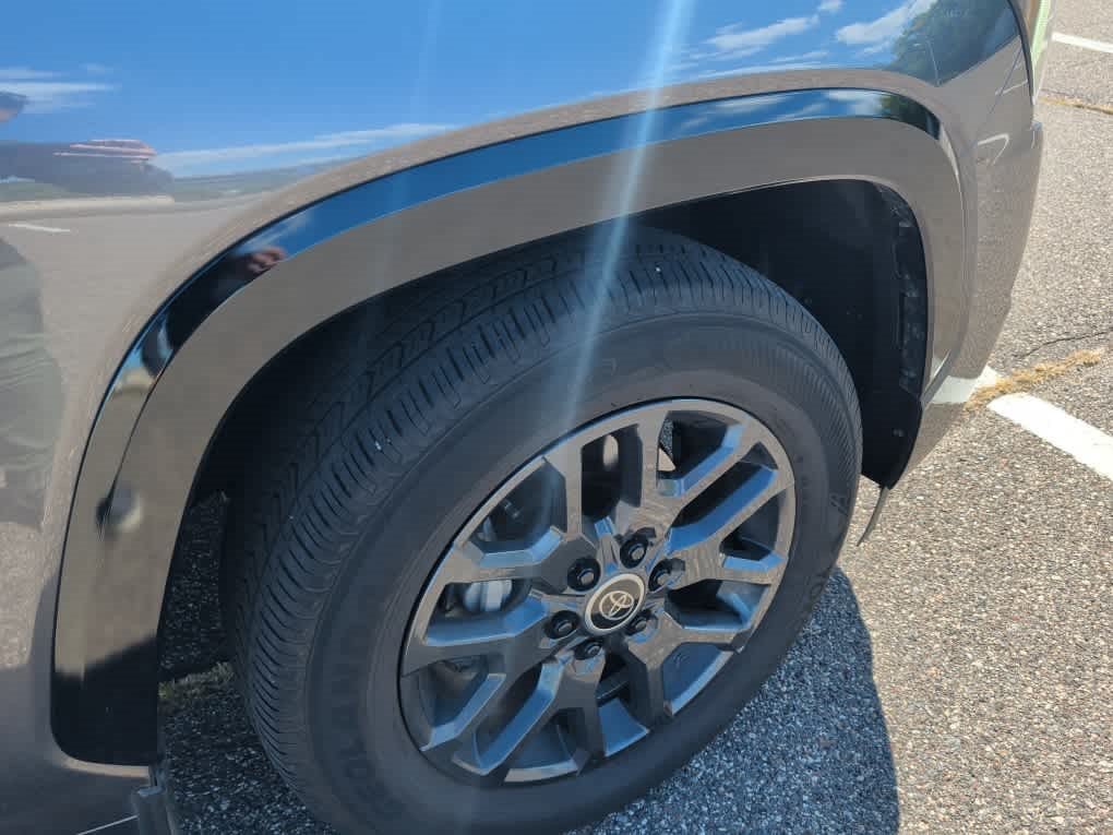 Used 2024 Toyota Sequoia Platinum AWD/4WD image 9