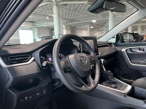 Used 2022 Toyota RAV4 XLE w/ XLE Grade Weather Package AWD/4WD image 18