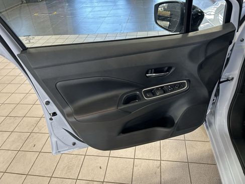 New 2025 Nissan Versa SR w/ Trunk Package image 25