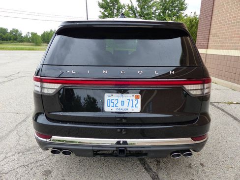 Used 2025 Lincoln Aviator AWD image 8