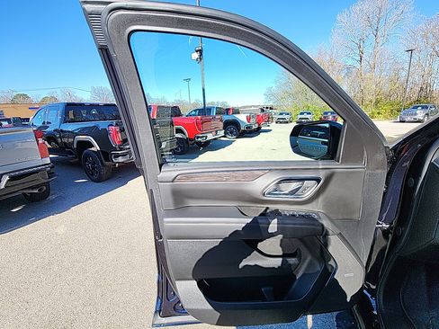 Certified 2024 Chevrolet Tahoe Z71 w/ Luxury Package image 12