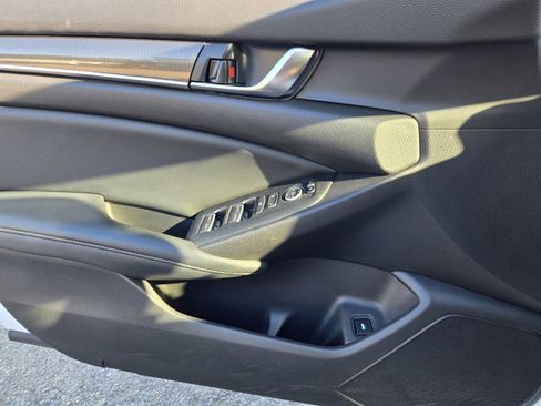 Used 2018 Honda Accord Sport image 25