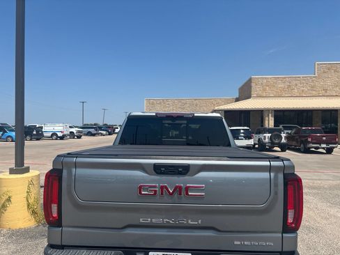 Used 2023 GMC Sierra 1500 Denali RWD image 4