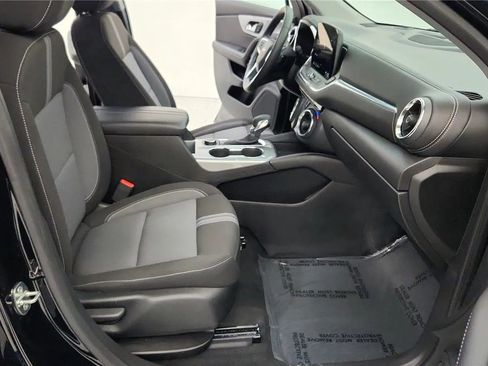 Used 2023 Chevrolet Blazer LT image 36