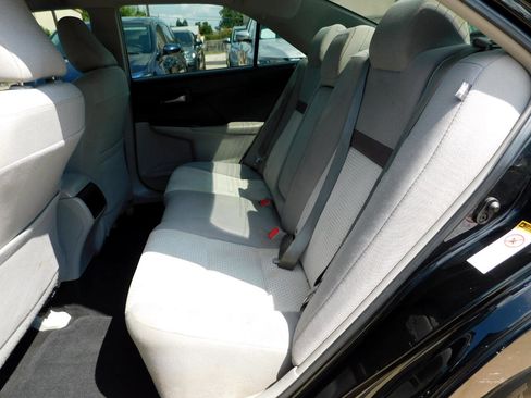 Used 2014 Toyota Camry LE image 15