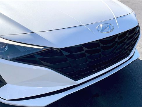 Used 2023 Hyundai Elantra SEL w/ Cargo Package image 32