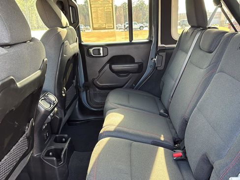 Certified 2024 Jeep Wrangler Rubicon w/ Technology Group image 27