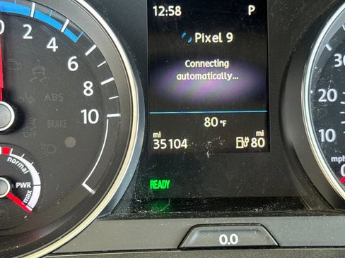 Used 2018 Volkswagen e-Golf SE FWD image 19