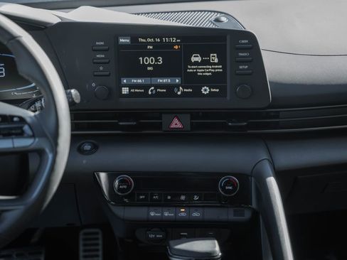 Certified 2025 Hyundai Elantra Sport image 17