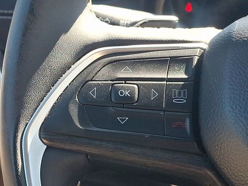 Used 2024 Jeep Grand Cherokee L Limited AWD/4WD image 21