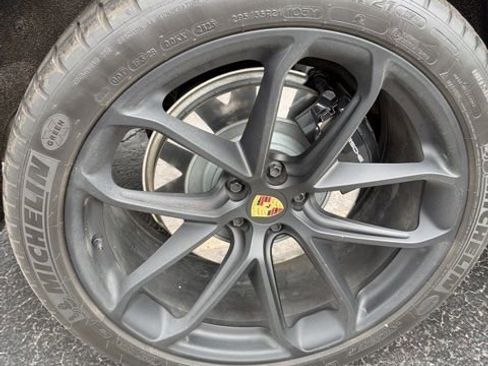 Used 2024 Porsche Macan GTS image 3
