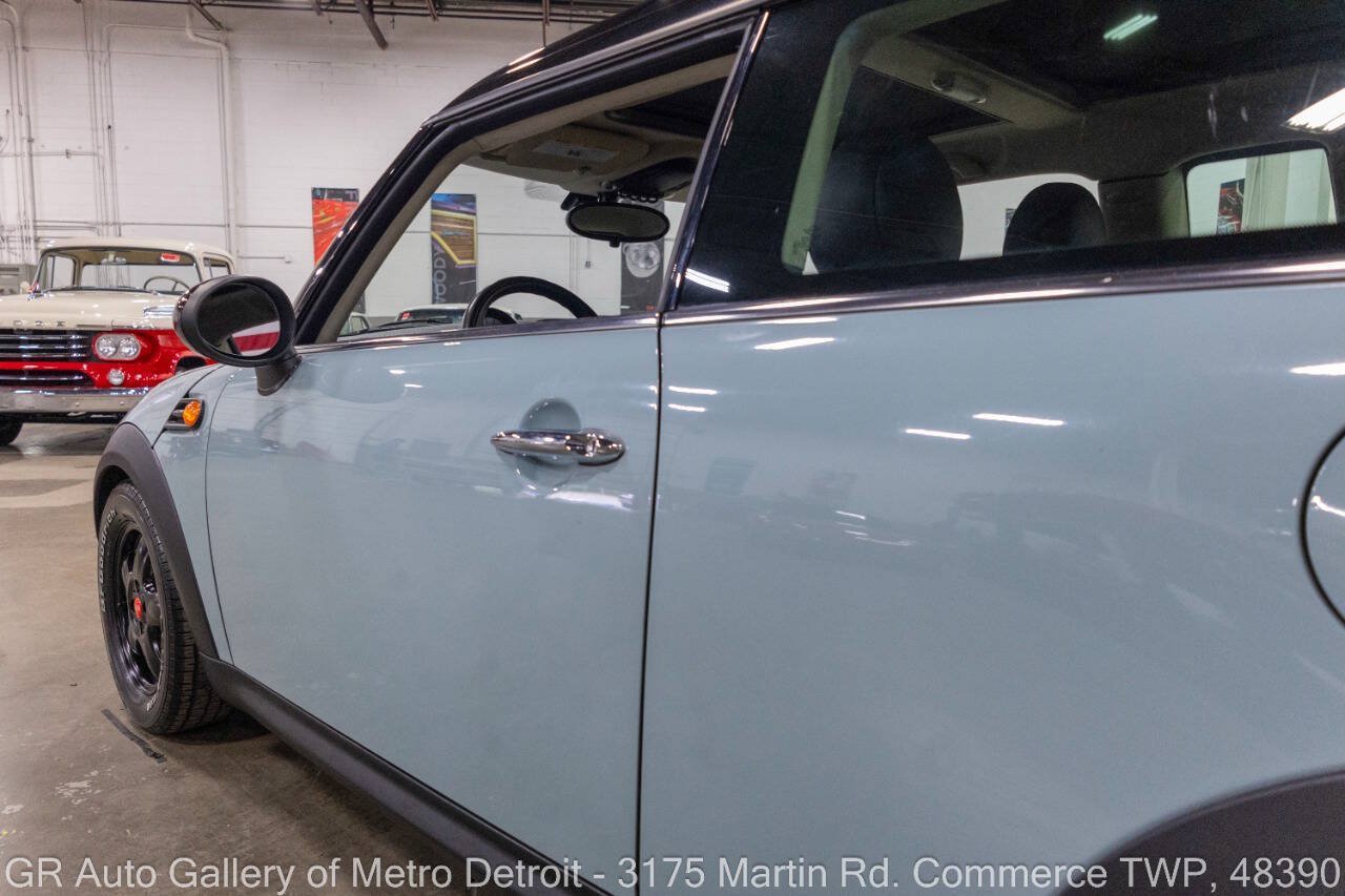 Used 2013 MINI Cooper Clubman FWD image 22