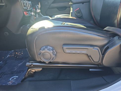 Used 2018 Jeep Wrangler Unlimited Rubicon w/ Dual Top Group image 31