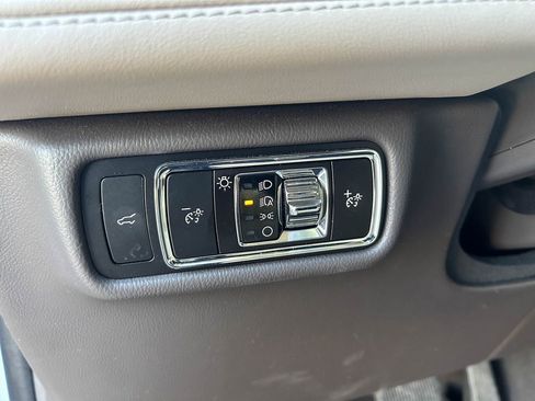 Used 2023 Lincoln Aviator AWD w/ Premium Package image 10