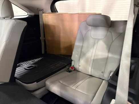 Used 2024 Kia Sorento S w/ Panoramic Sunroof Package image 24