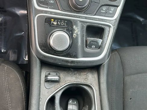 Used 2016 Chrysler 200 Limited w/ Convenience Group image 36