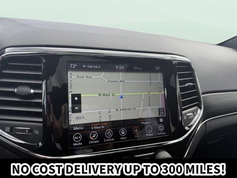 Used 2021 Jeep Grand Cherokee Limited w/ Premium Lighting Group AWD/4WD image 28