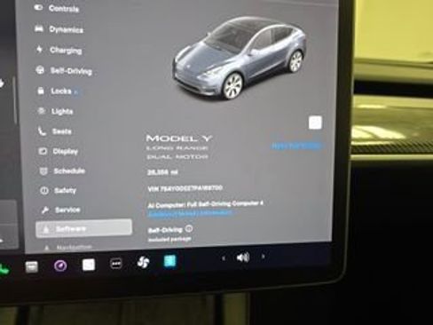 Used 2023 Tesla Model Y Long Range AWD/4WD image 4
