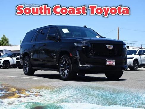Used 2022 Cadillac Escalade ESV Sport AWD/4WD image 1