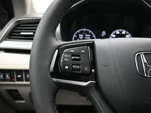 Certified 2025 Honda Odyssey EX-L image 48