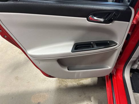 Used 2009 Chevrolet Impala LT FWD image 10