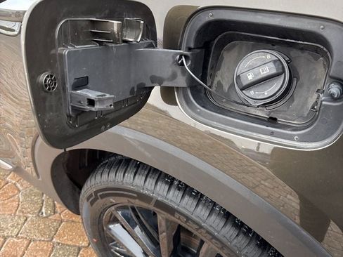 Used 2020 Kia Telluride SX image 32