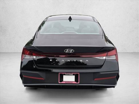 New 2026 Hyundai Elantra SE FWD image 8