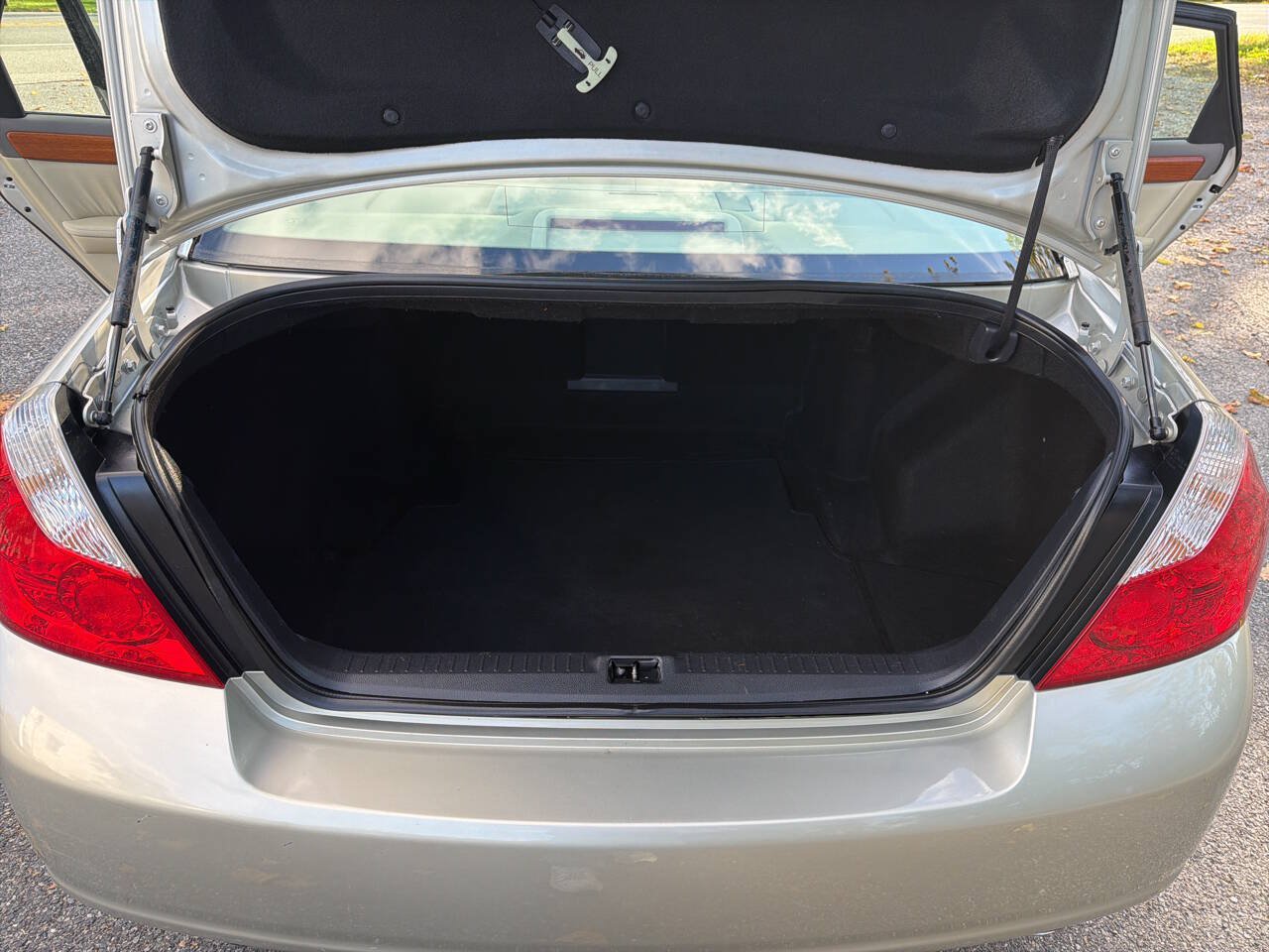 Used 2007 INFINITI M35 w/ Technology Pkg RWD image 26