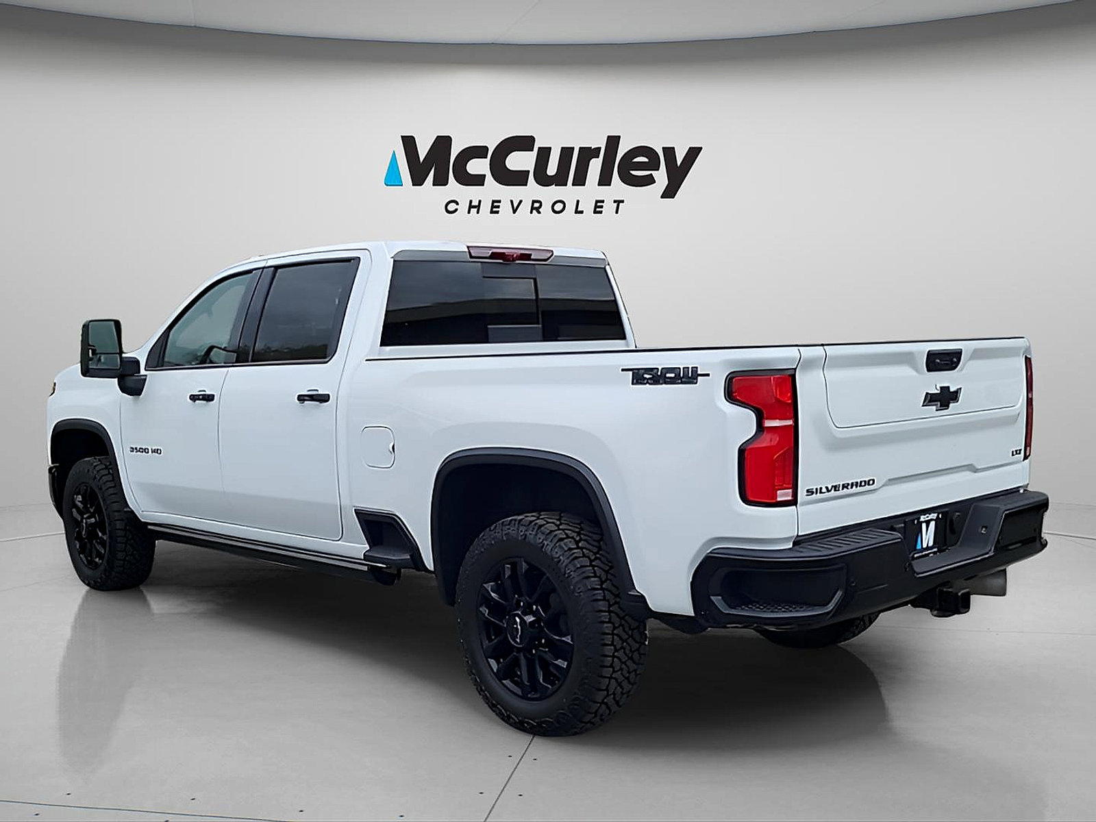 Used 2026 Chevrolet Silverado 3500 LTZ w/ LTZ Plus Package AWD/4WD image 5