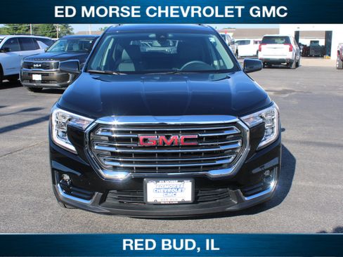 Used 2024 GMC Terrain SLT w/ LPO, Floor Liner Package FWD image 3