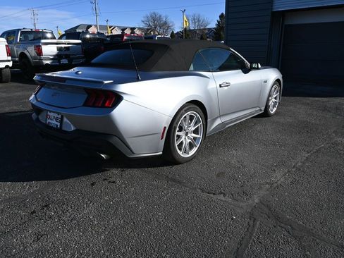 Used 2025 Ford Mustang GT Premium image 13