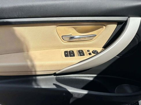 Used 2018 BMW 320i xDrive Sedan w/ Convenience Package image 20