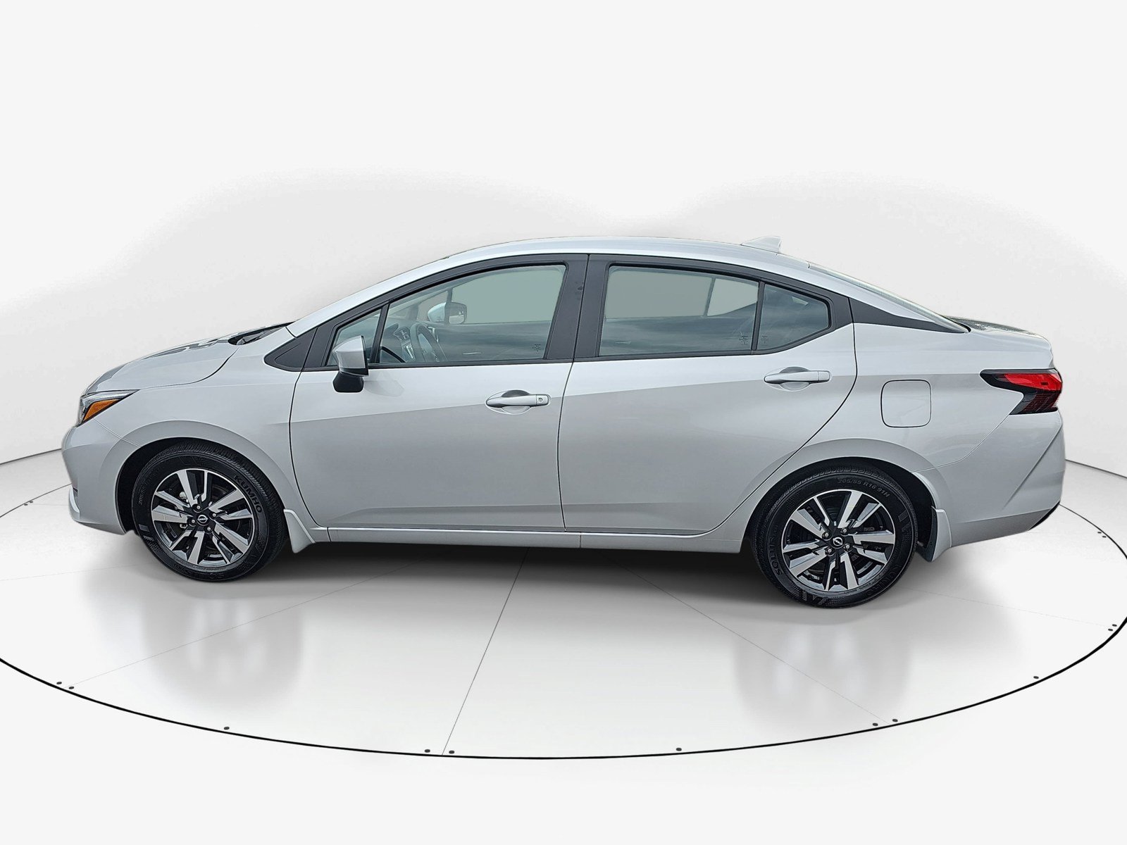 Used 2025 Nissan Versa SV w/ Trunk Package FWD image 7