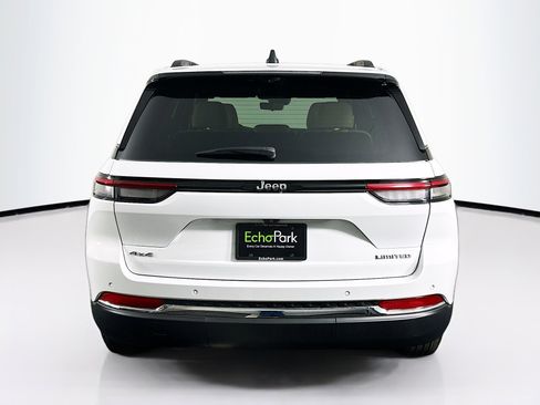 Used 2023 Jeep Grand Cherokee Limited w/ Luxury Tech Group II image 7