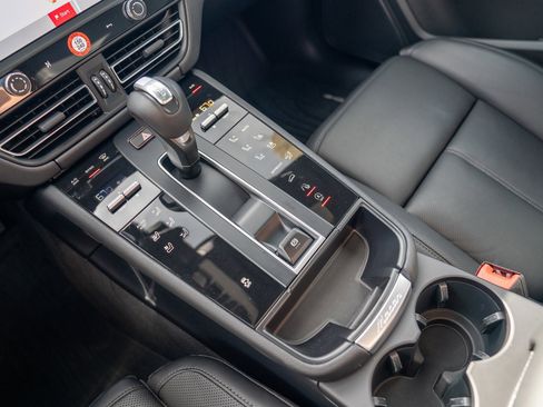Certified 2026 Porsche Macan AWD/4WD image 21