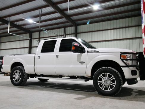 Used 2016 Ford F250 Platinum w/ FX4 Off-Road Package image 15