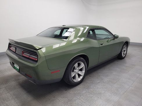 Used 2019 Dodge Challenger SXT image 10