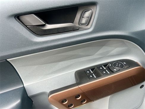 Used 2024 Ford Maverick Lariat w/ FX4 Off-Road Package image 17