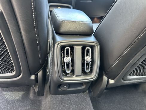 Used 2023 Volvo XC40 B4 Plus w/ Protection Package Premier FWD image 14