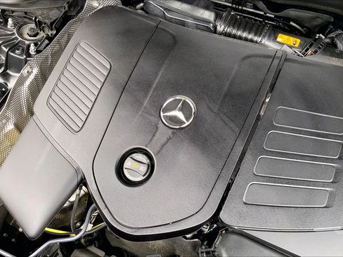 Certified 2024 Mercedes-Benz GLC 300 4MATIC image 33