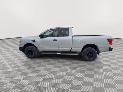 Used 2017 Nissan Titan S AWD/4WD image 5