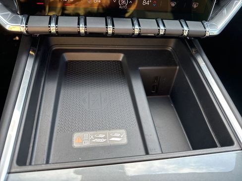 New 2025 GMC Acadia Elevation image 31