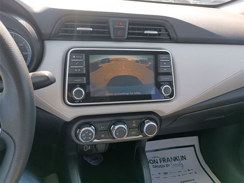 Used 2022 Nissan Versa SV image 23