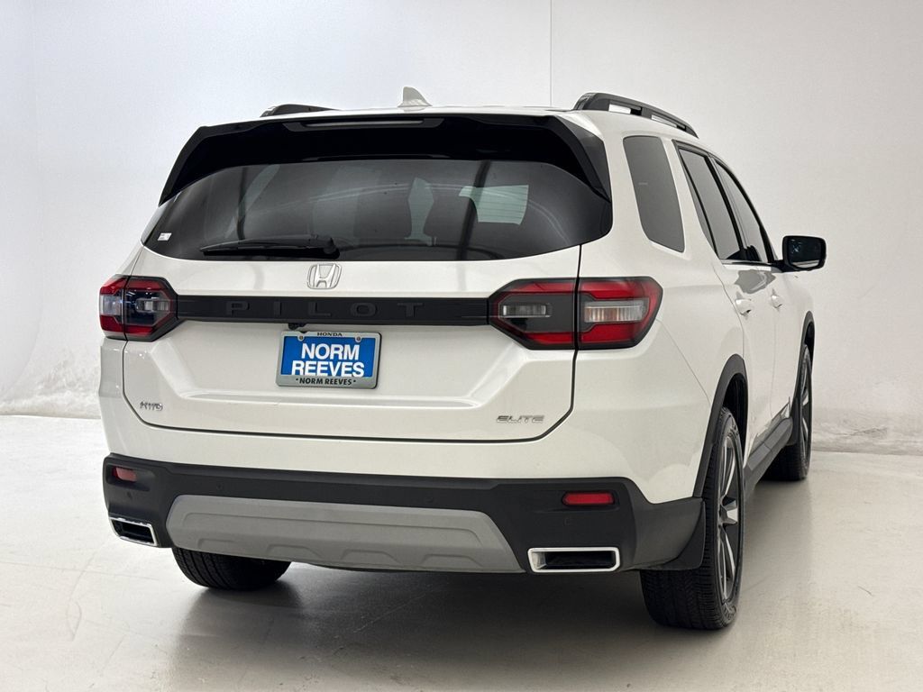 Used 2025 Honda Pilot Elite image 9